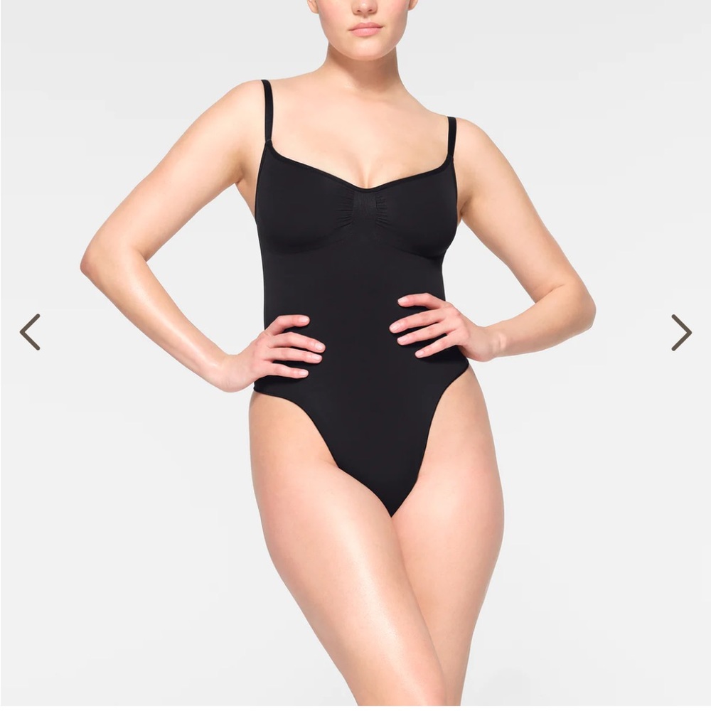 SKIMS Seamless Sculpt Thong Bodysuit NWOT - Onyx